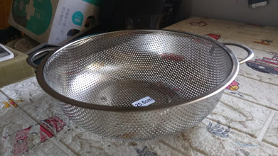 Stainless Steel Colander with Handle, Large Metal Mesh Basket Strainer for Pasta, Spaghetti, Berry, Veggies, Fruits,  Kitchen Food Colander, Dishwasher Safe (1 pc / 25.5 cm)